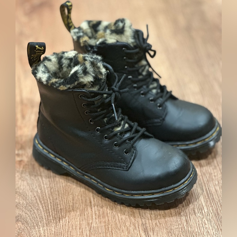 Dr. Martens Black Kids Lace-Up Faux Fur Collar Boots